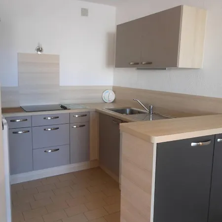 Lejlighed Appt 2 Pieces 52m² + Loggia 7m² Ref 4023 *