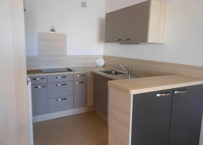 Appartement Appt 2 Pieces 52m² + Loggia 7m² Ref 4023 *